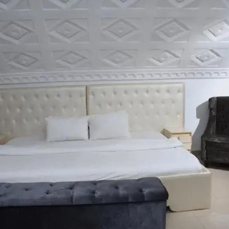 Room in Lodge - Ambience Hotels Abujahome for leisure&business travellers Extérieur photo