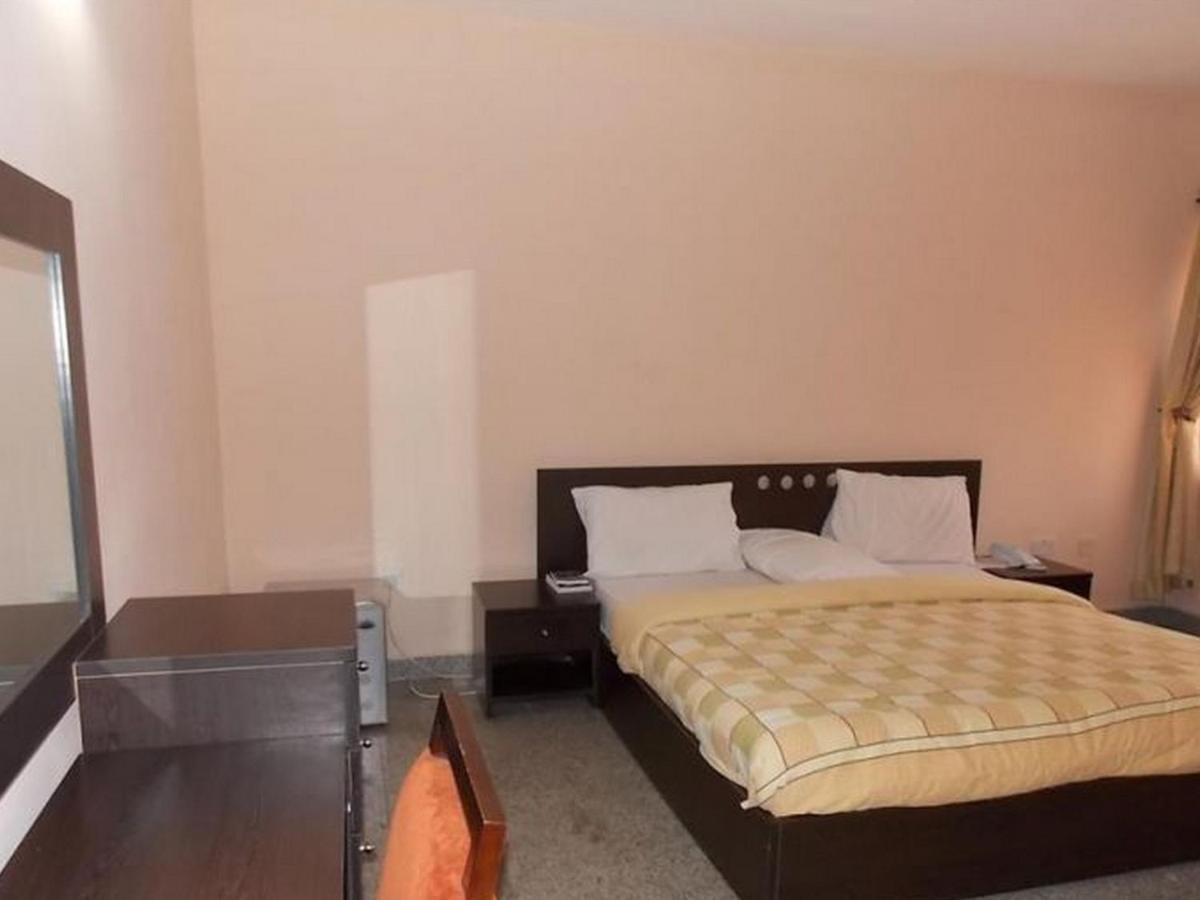 Room in Lodge - Ambience Hotels Abujahome for leisure&business travellers Extérieur photo