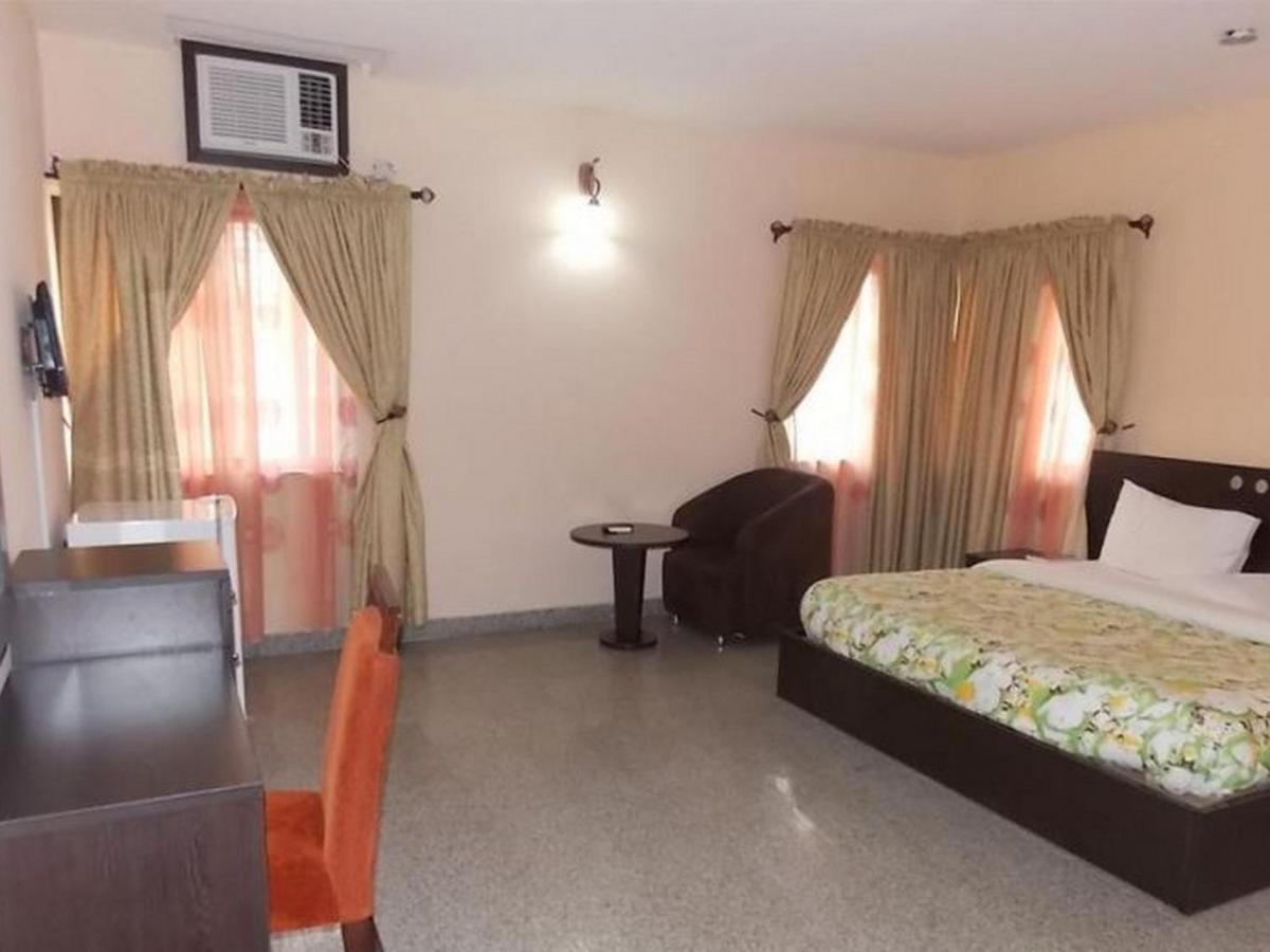 Room in Lodge - Ambience Hotels Abujahome for leisure&business travellers Extérieur photo