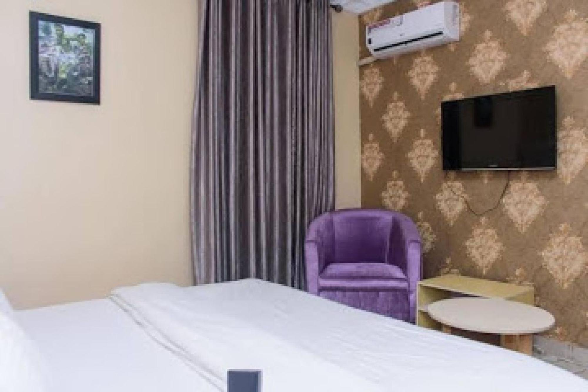 Room in Lodge - Ambience Hotels Abujahome for leisure&business travellers Extérieur photo
