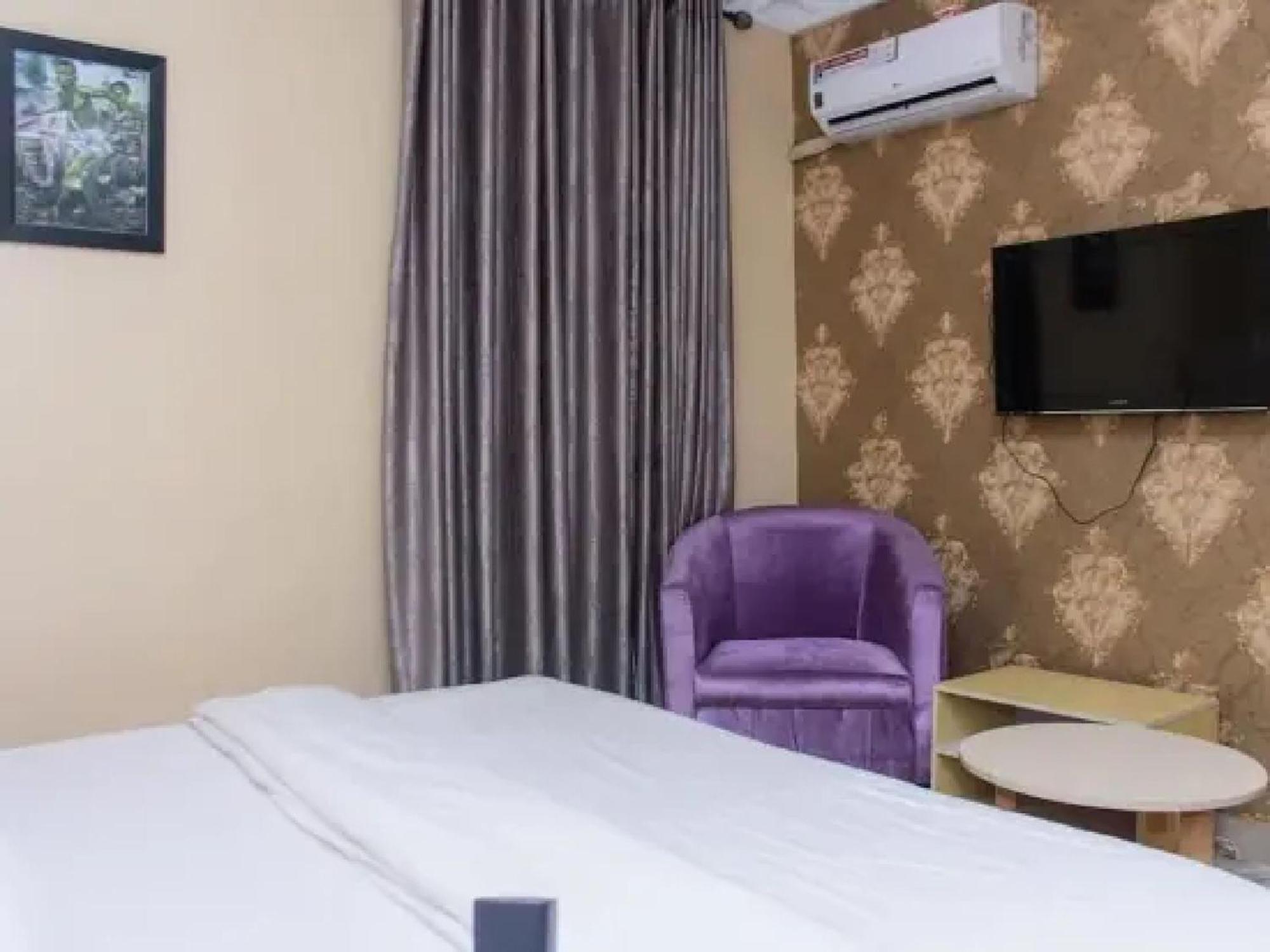 Room in Lodge - Ambience Hotels Abujahome for leisure&business travellers Extérieur photo